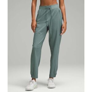 Lululemon License to Train High Rise Pant Medium Forest green